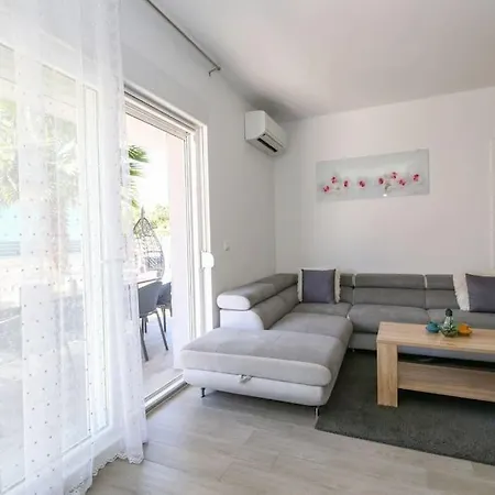 Semesterbostad Beachfront Corluka Kaštela