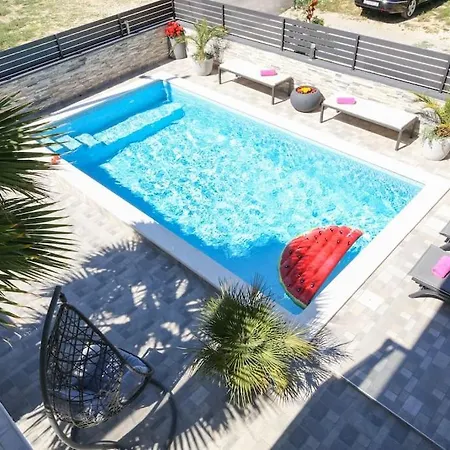 Semesterbostad Beachfront Corluka