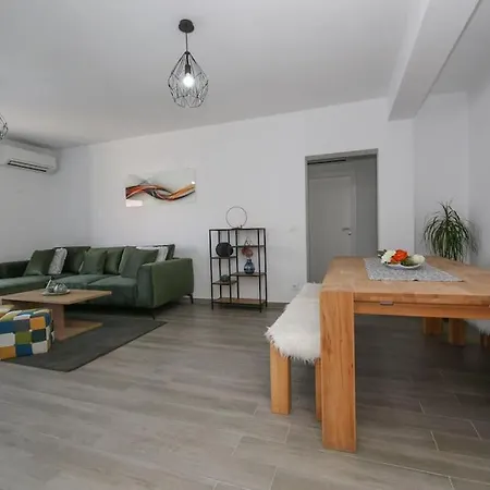 Hébergement de vacances Beachfront Corluka *