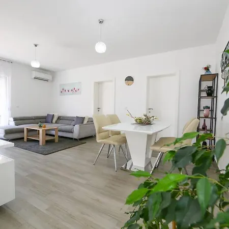 Hébergement de vacances Beachfront Corluka *