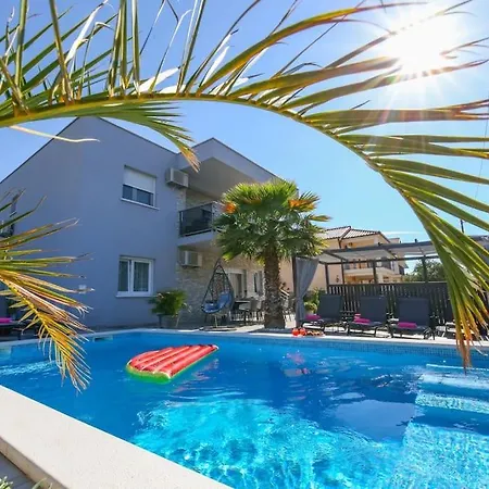 펜션 Beachfront Corluka Kaštela