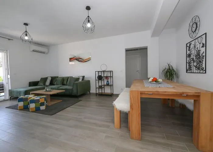Prázdninový dům Beachfront Corluka *