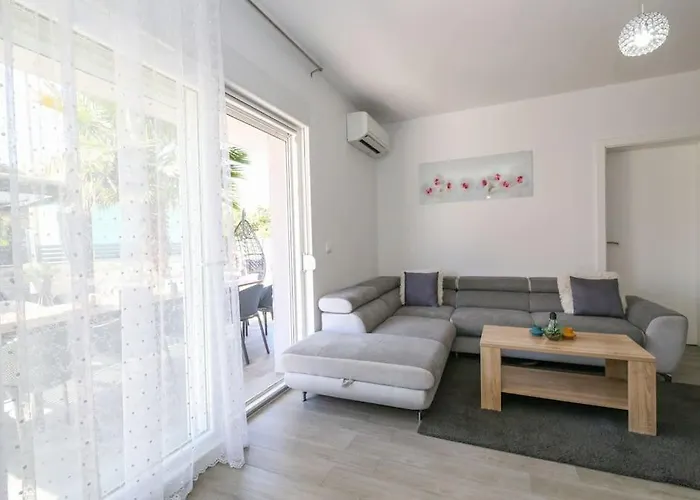 Prázdninový dům Beachfront Corluka Kaštela