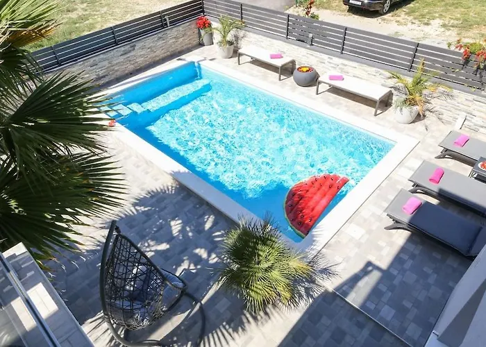 Prázdninový dům Beachfront Corluka